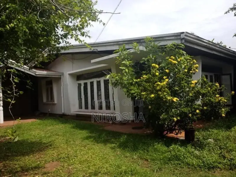 Valuable Land for Sale at Pitakotte Rajamahavihara Road