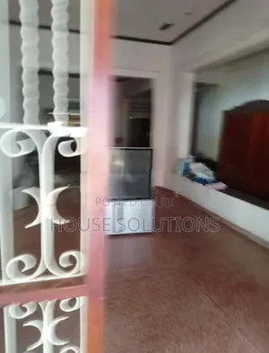 🌿 12 Perches Land for Sale with Livable House – Mount Lavinia