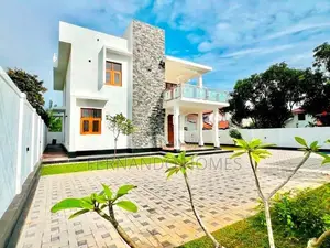 Super Luxury Spacious Gaden Upstairs 5 BR House for Sale in Negombo