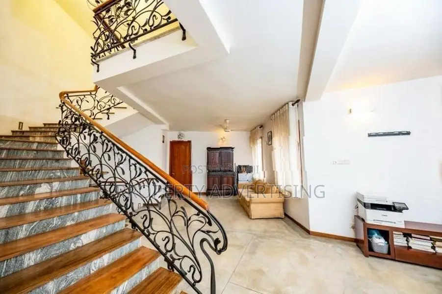 Nugegoda Luxurious house for Sale in prime location