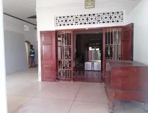 🌿 12 Perches Land for Sale with Livable House – Mount Lavinia