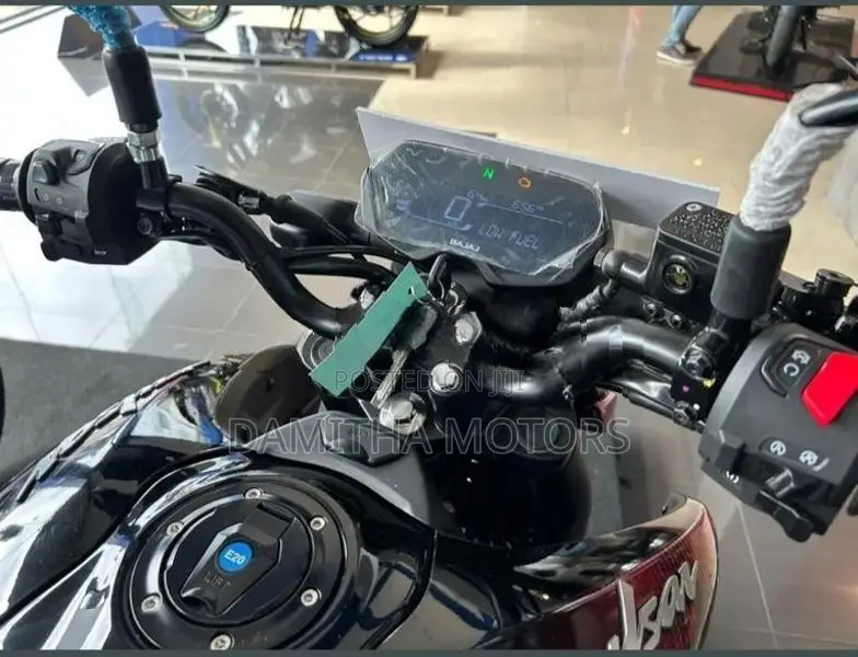 Bajaj Pulsar N160 Premium 2026