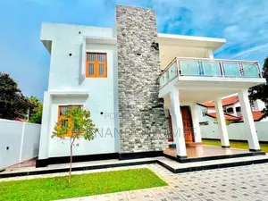 Super Luxury Spacious Gaden Upstairs 5 BR House for Sale in Negombo