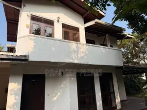 Valuable Two Story House for Sale Thalawathugoda
