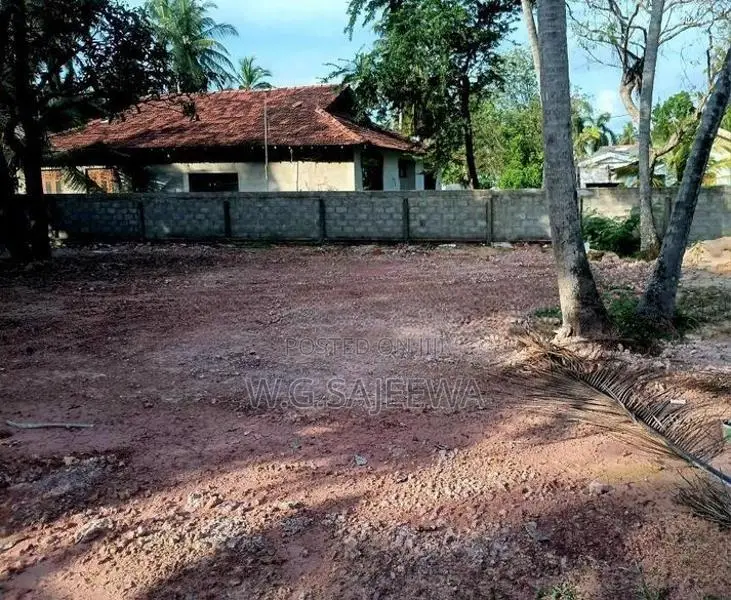 50m Lagoon 15perch bear land for sale in Kapungoda, pamunugama