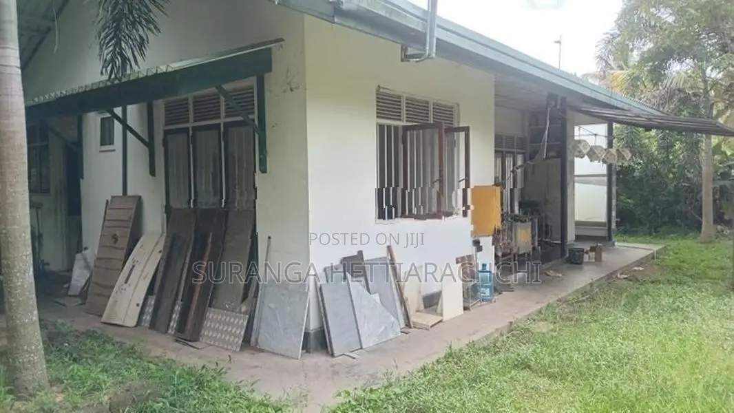 Workshop with Residential House for Sale in Kurunegala