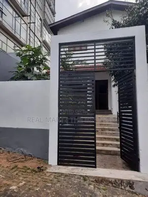 BATTARAMULLA : 6-BR (13.5P) MODERN HOUSE FOR SALE