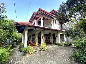 Luxury House in Kurunegala Ibbagamuwa Bordering to a Paddy Field