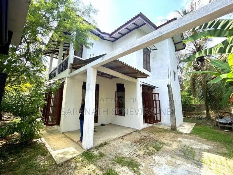 Newly Finished Two Storied House in Athurugiriya Habarakada
