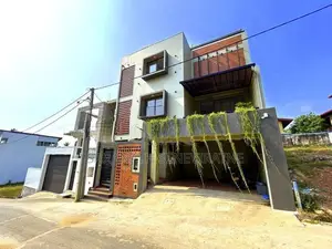 Super Luxury Katubedda Moratuwa - Brand-New House For SAle