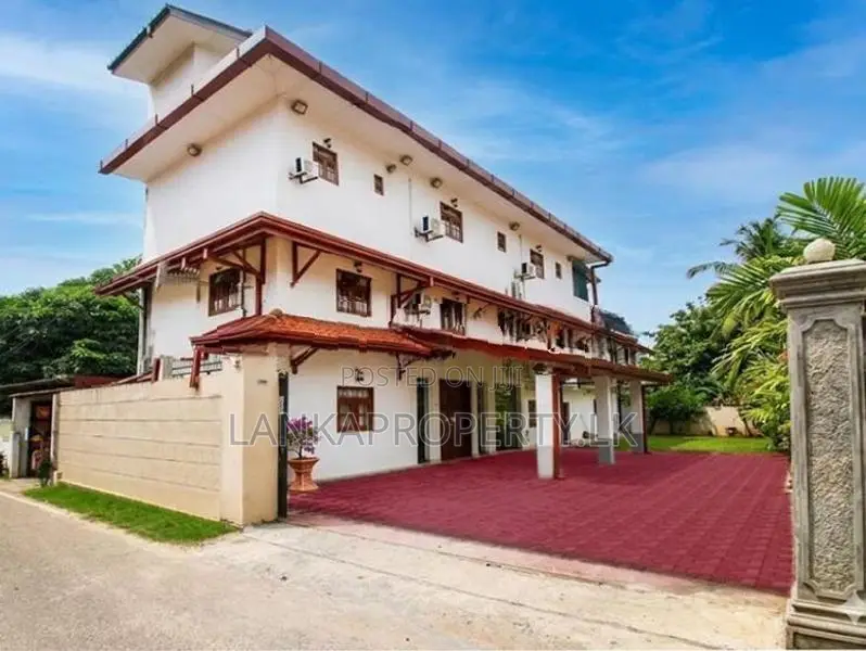 Well-Running 3-Star Hotel & Restaurant for Sale in Negombo