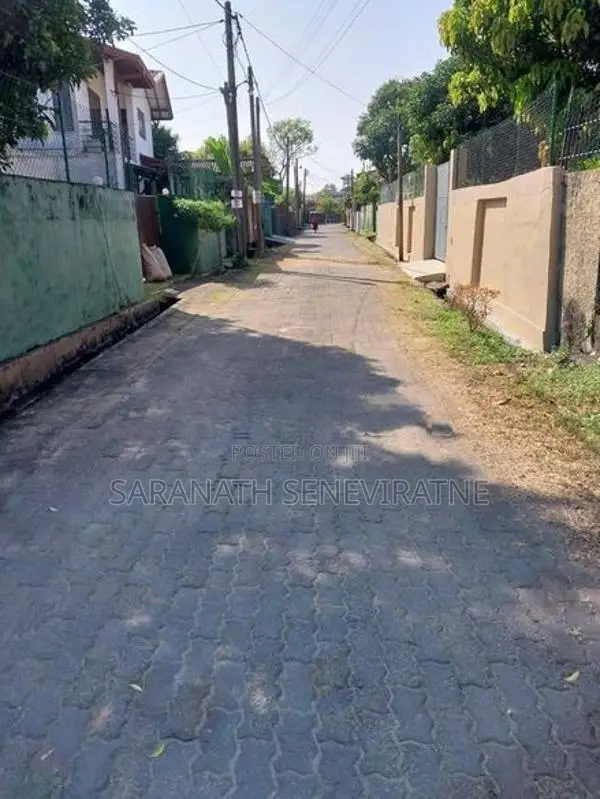 Land in Katubedda Moratuwa - Only 450 meters to Galle Rd