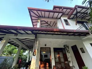 Luxury House in Kurunegala Ibbagamuwa Bordering to a Paddy Field