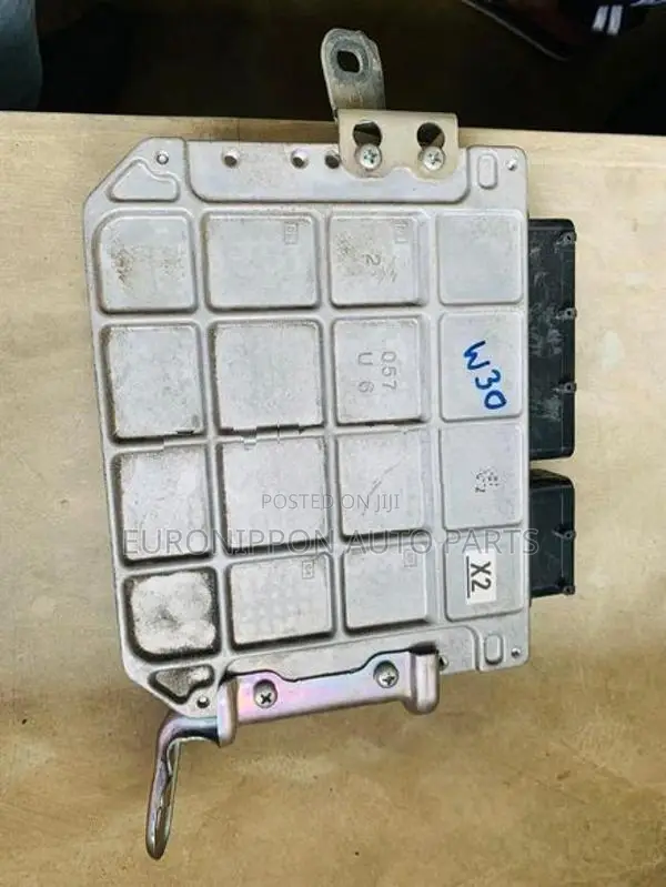 Toyota Prius ZVW30 ECU