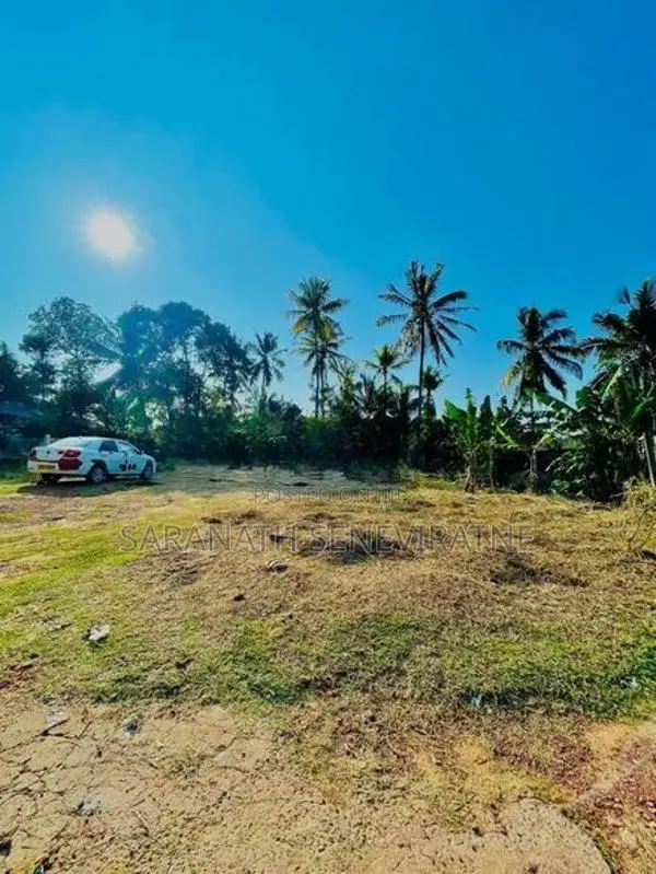 Land in Panadura Wijewardena Mw - Hirana Rd