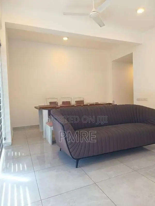 Box model two story house for sale Close to Borella