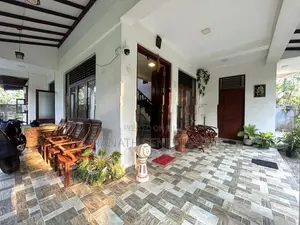 Luxury House in Kurunegala Ibbagamuwa Bordering to a Paddy Field