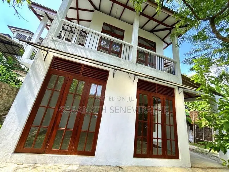 Newly Finished Two Storied House in Athurugiriya Habarakada