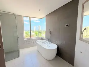 3 BR Capital Heights Apartment For Sale in Rajagiriya