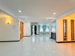 Battaramulla Lake Road 4 BR Brand New Luxury House for Sale