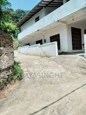 5BR House on 34 perches, Wathuliyadda, Ampitiya Rd, Kandy