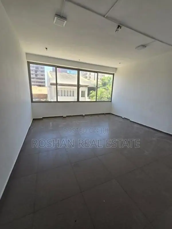 COMMERCIAL BUILDING OR RESIDENTIAL SPACE FOR RENT COLOMBO 4 CH2558