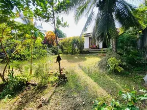 Land with House for Sale in Piliyandala 100M to Bus Root WR0520