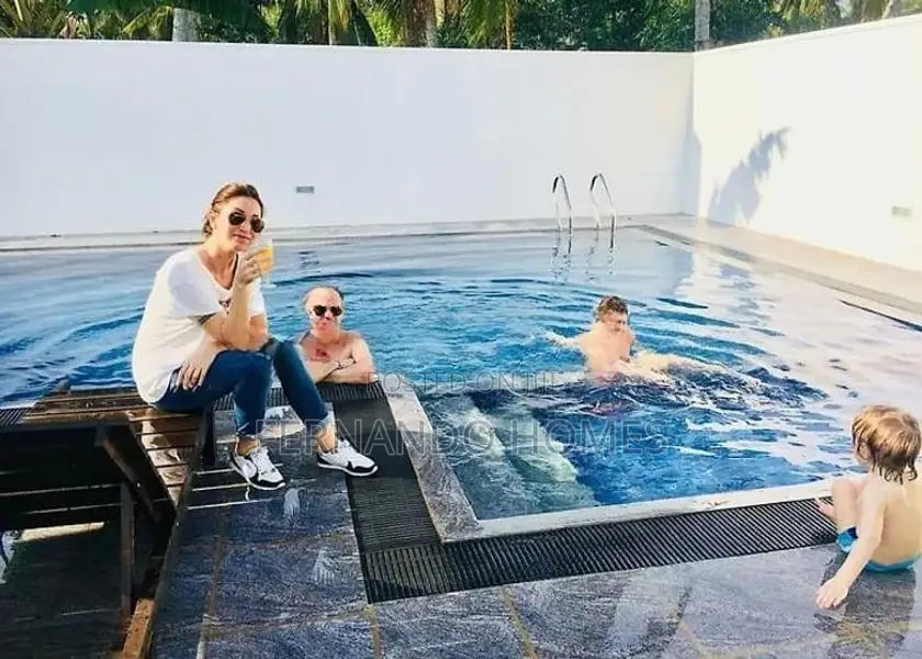 Swimming Pool 26 Perches Land Luxury Villa 2 BR Sale Katana Negombo