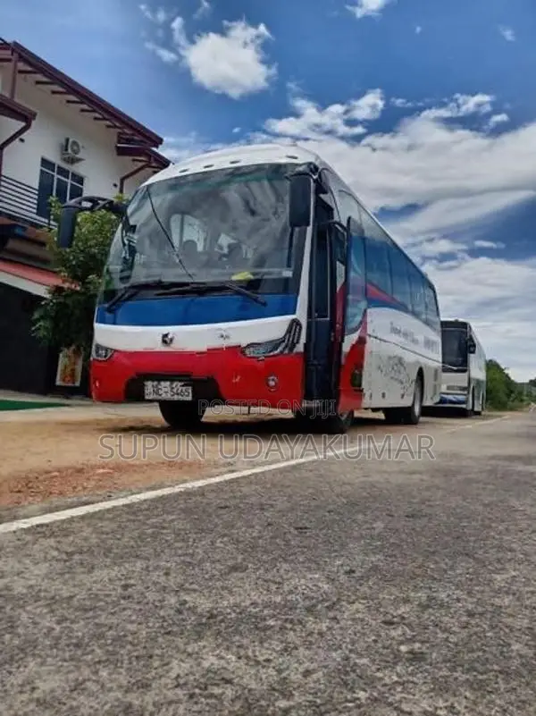 Snowfox Motor Coach 2015