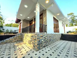 කුබුක පිහිටි පහත මහල සම්පූර්ණ කල අලුත්ම නිවස විකිනීමට