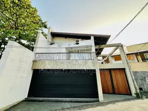 Luxurious 4-Bedroom House for Sale Thalawathugoda