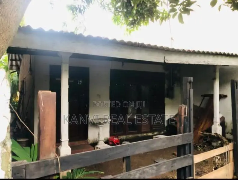 5 Perch Land With Old House Sale In Attidiya