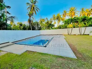 Swimming Pool 26 Perches Land Luxury Villa 2 BR Sale Katana Negombo