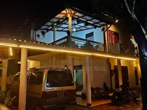Galle : 4-BR (10P) 2-Storey House for Rent