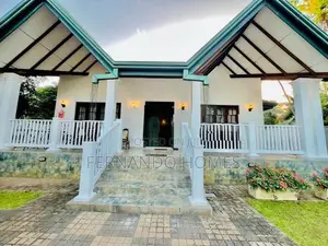 Swimming Pool 26 Perches Land Luxury Villa 2 BR Sale Katana Negombo