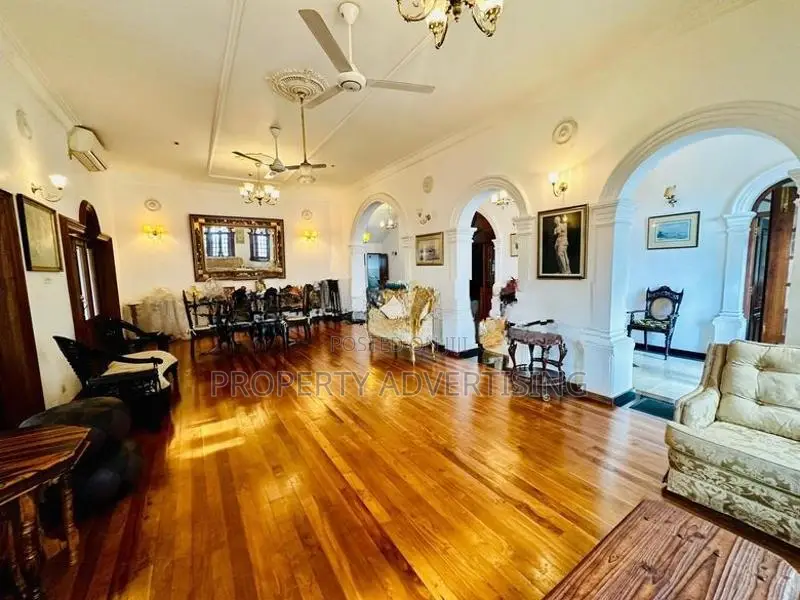 Nugegoda Luxury House For Sale In Prime Location