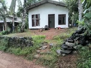 ඉඩමක් විකිණීමට Kapugoda