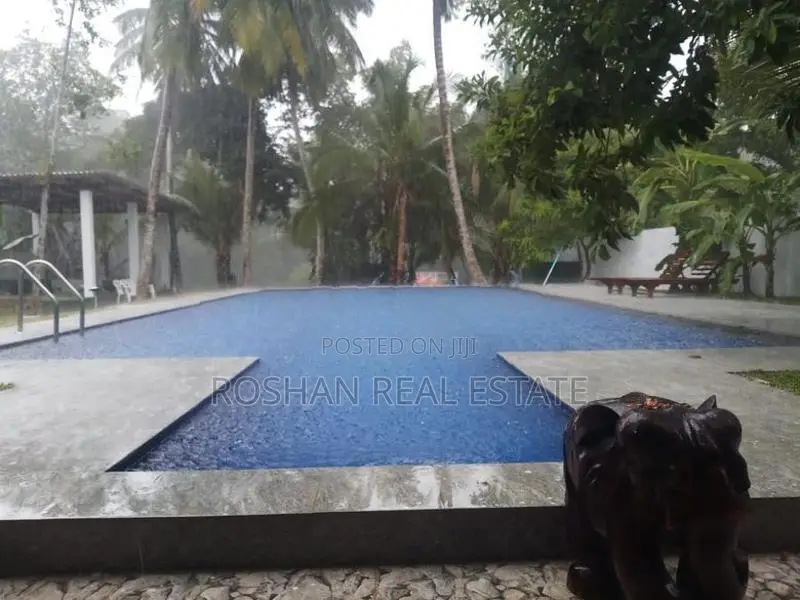 LUXURY HOTEL NEAR THE RIVER & BEACH FOR RENT BENTOTA AJ2570