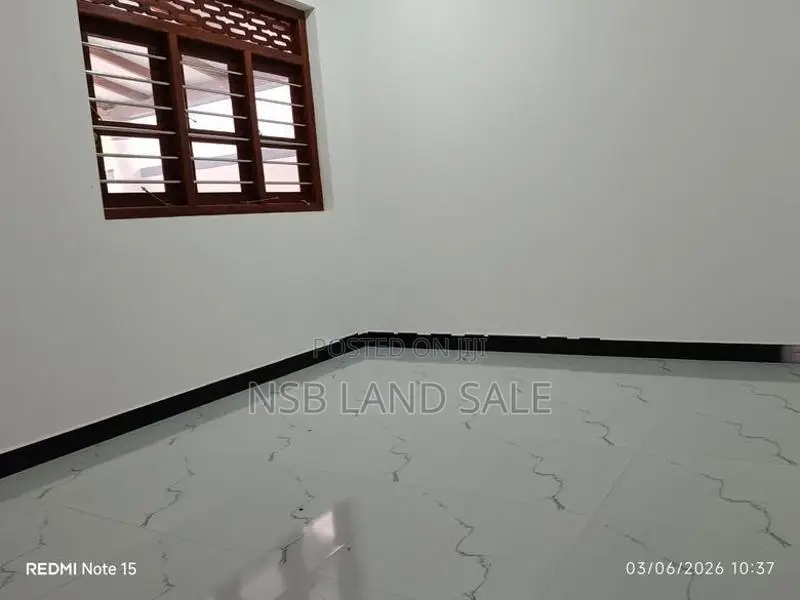 SINGLE STORY 03 BEDROOM 12 PERCH BRAD NEW HOUSE FOR SALE