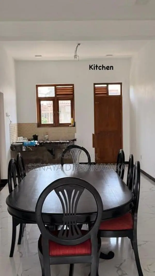 Rooms for Rent Moratuwa Female