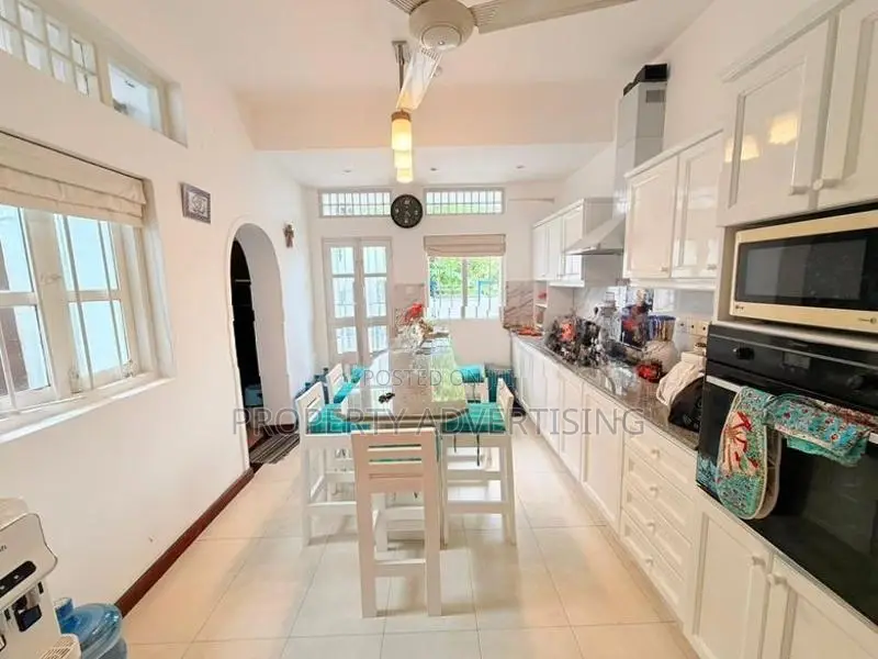 Ethul Kotte Prime Location Luxury House For Sale Pita