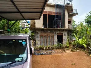 Two-Storey House for Sale in Wathurakumbura Road, Kiribathkumbura.