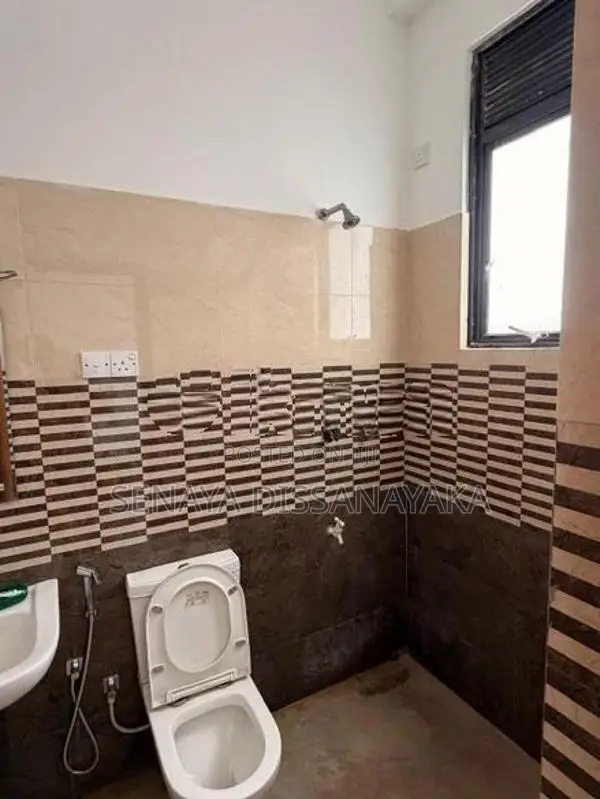 Rooms for Rent Moratuwa Female