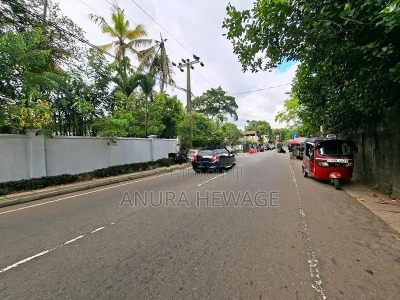 කොට්ටාව මාර්ගයට මුහුණලා පිහිටා ඇති ඉඩමක් විකිණීමට. (ID : KOTT004S)