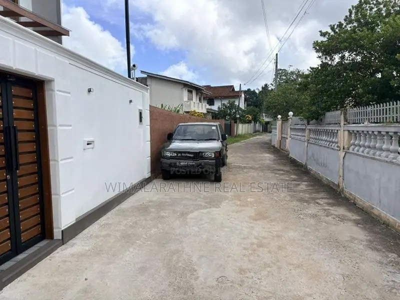 Brand New Luxury Two Storey House for Sale in Piliyandala town