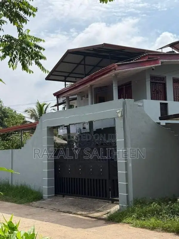 Two Story House for Sale in Wellampitiya (10 Perch)