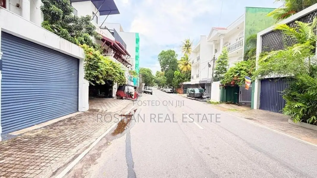 THREE STORIED LUXURY HOUSE FOR RENT COLOMBO 5 SE2583