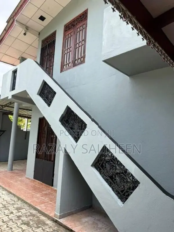Two Story House for Sale in Wellampitiya (10 Perch)