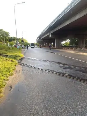 අගනා ඉඩමක් කටුනායක 18 කණුවෙන්.