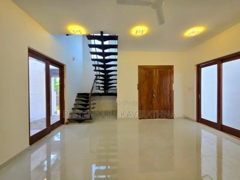 Mordern Luxury House For Sale in Piliyandala